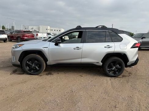 Used 2020 Toyota RAV4 XSE AWD/4WD image 2
