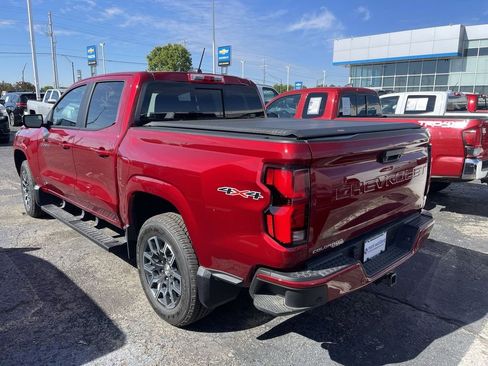 Used 2024 Chevrolet Colorado LT w/ LT Convenience Package III AWD/4WD image 7