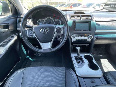 Used 2014 Toyota Camry SE image 13