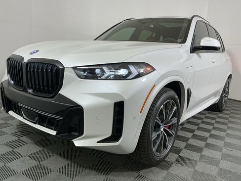 New 2026 BMW X5 xDrive50e w/ M Sport Package image 2