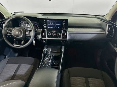 Used 2022 Kia Sorento LX image 13