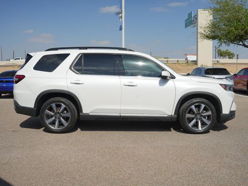 Used 2025 Honda Pilot Elite image 4
