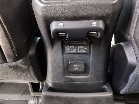 Used 2023 Jeep Wrangler Unlimited Sahara AWD/4WD image 10