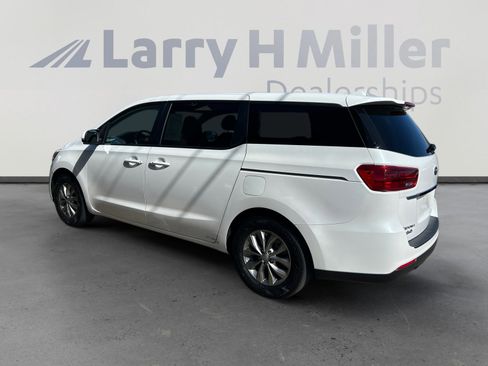 Used 2021 Kia Sedona LX image 4