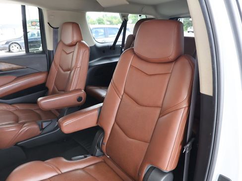 Used 2016 Cadillac Escalade ESV Premium AWD/4WD image 22