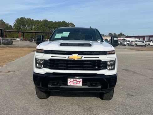 Used 2024 Chevrolet Silverado 2500 Custom image 11