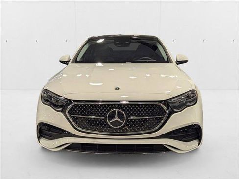 New 2025 Mercedes-Benz E 350 4MATIC Sedan image 5