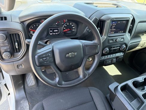 Used 2024 Chevrolet Silverado 1500 Custom Trail Boss w/ Turbomax Blackout Package AWD/4WD image 20