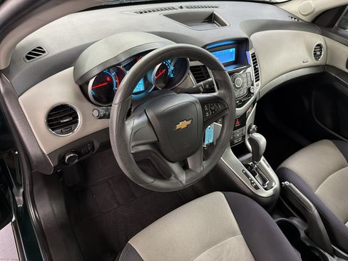 Used 2014 Chevrolet Cruze LS FWD image 4