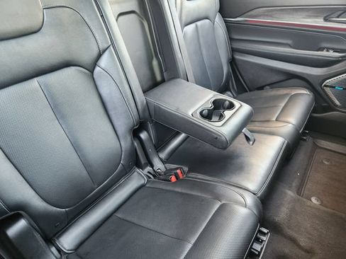 Certified 2022 Jeep Grand Cherokee L Overland AWD/4WD image 29