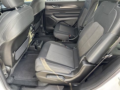 New 2025 Jeep Grand Cherokee L Laredo w/ Luxury Tech Group I image 24