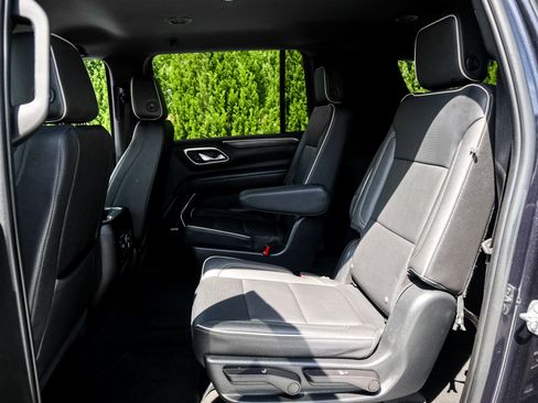 Used 2023 Chevrolet Suburban Premier AWD/4WD image 30