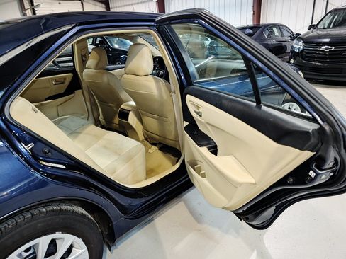 Used 2015 Toyota Camry LE FWD image 23