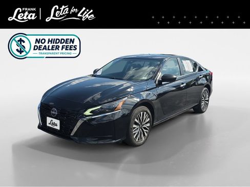 Used 2024 Nissan Altima 2.5 SV AWD/4WD image 1