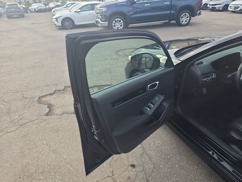 Used 2025 Honda Civic Sport image 10