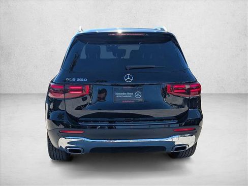 Used 2026 Mercedes-Benz GLB 250 image 7