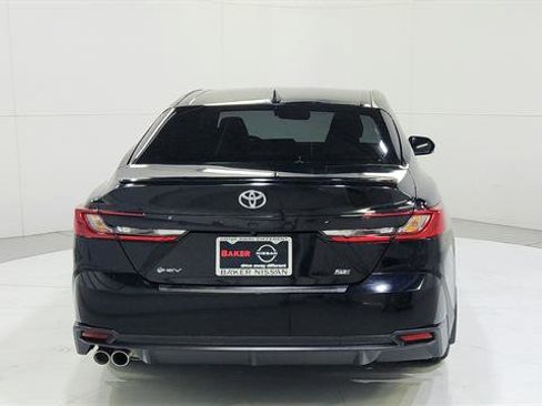 Used 2025 Toyota Camry SE w/ Convenience Package FWD image 7