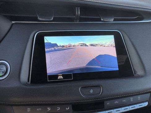 Used 2023 Cadillac XT4 Premium Luxury image 14