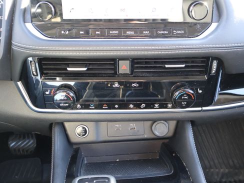 Used 2023 Nissan Rogue SL w/ SL Premium Package image 28