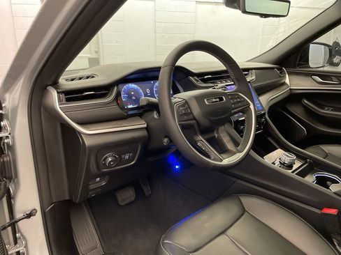 New 2025 Jeep Grand Cherokee L Limited w/ Luxury Tech Group II image 19