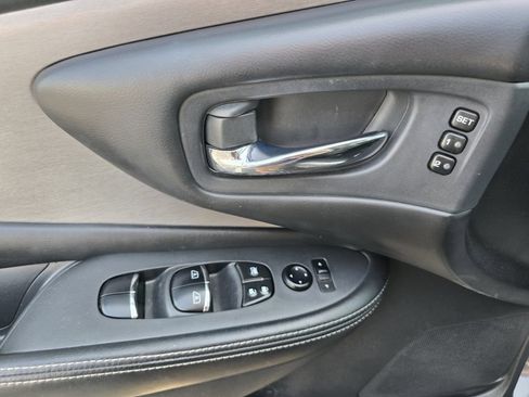 Used 2020 Nissan Murano SL w/ Moonroof Package AWD/4WD image 18