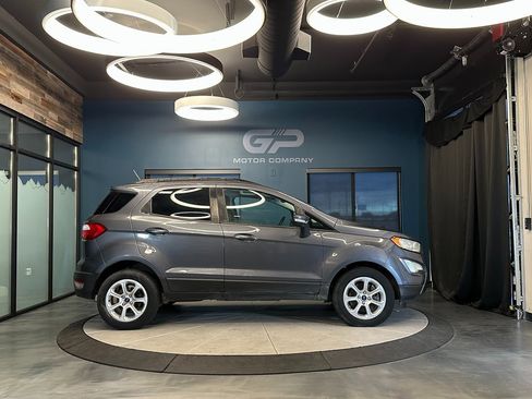 Used 2020 Ford EcoSport SE image 2