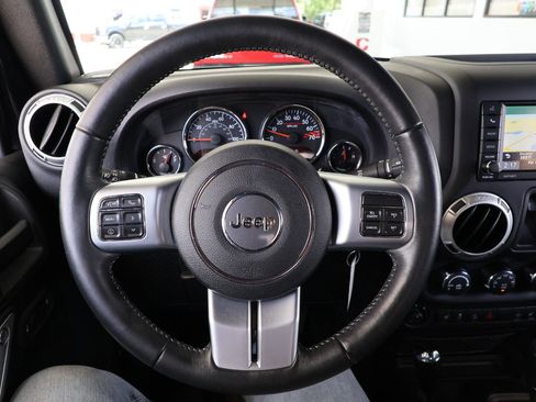 Used 2017 Jeep Wrangler Rubicon AWD/4WD image 26