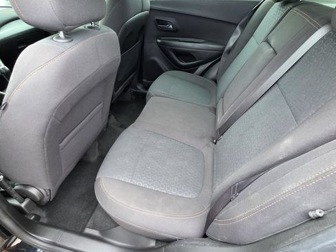 Used 2020 Chevrolet Trax LS FWD image 8