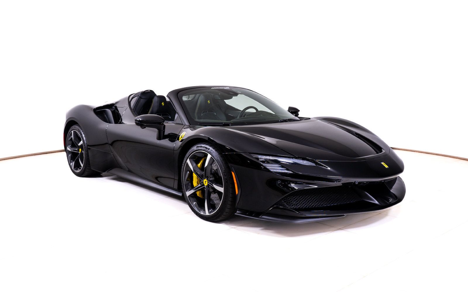 Used 2022 Ferrari SF90 Spider AWD/4WD image 9