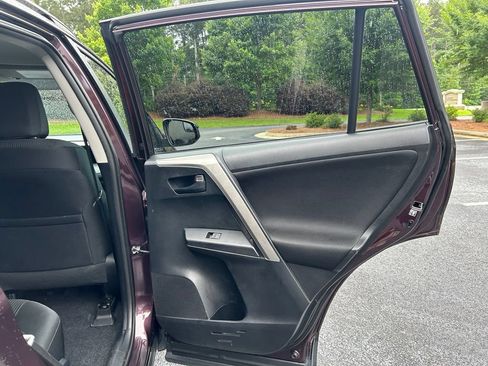 Used 2016 Toyota RAV4 LE FWD image 46