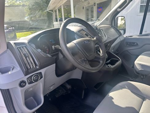 Used 2018 Ford Transit 150 130 Medium Roof image 9