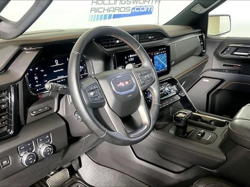 Used 2025 GMC Sierra 1500 AT4 w/ AT4 Premium Package AWD/4WD image 10