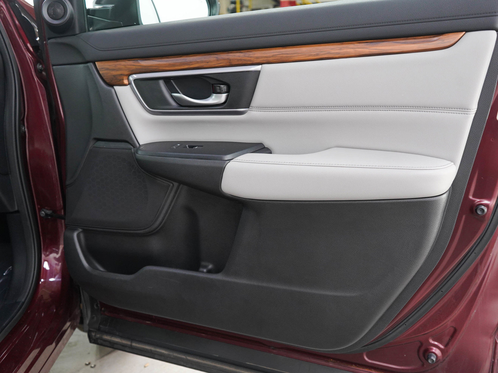 Used 2017 Honda CR-V EX-L image 9