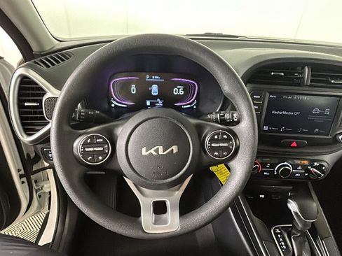 Used 2024 Kia Soul LX FWD image 15