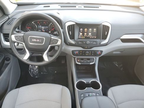 Used 2024 GMC Terrain SLE w/ Driver Convenience Package image 17