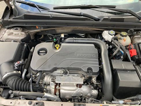 Used 2023 Chevrolet Malibu LT FWD image 26