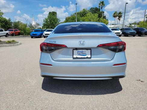 Used 2022 Honda Civic EX image 5