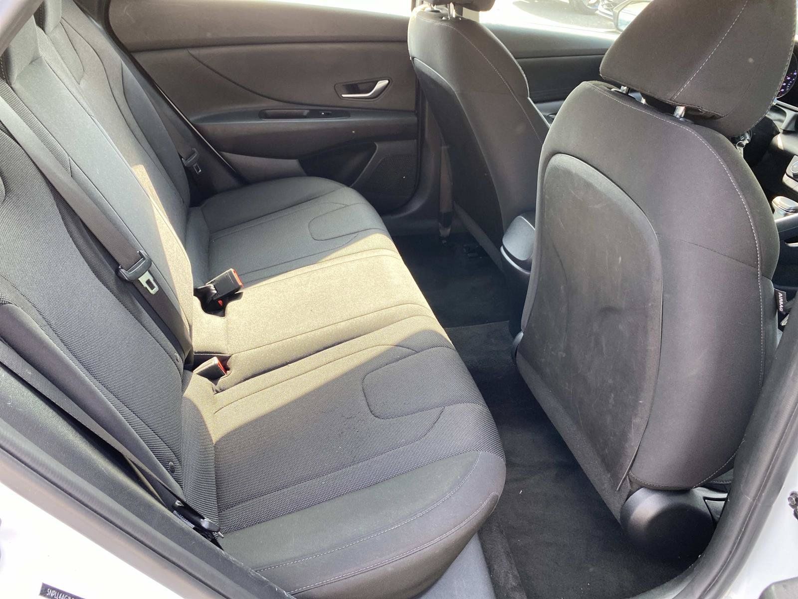 Used 2021 Hyundai Elantra SE FWD image 21