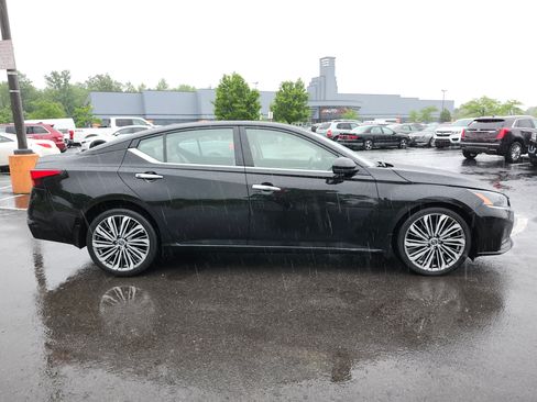 Used 2023 Nissan Altima 2.5 SL FWD image 18