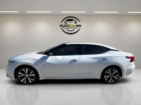Used 2017 Nissan Maxima Platinum w/ Interior Lighting Package FWD image 4