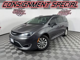 Used 2019 Chrysler Pacifica Touring-L FWD video 1