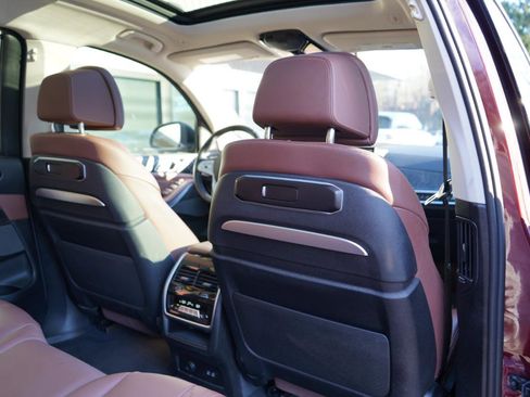 Used 2025 BMW X7 xDrive40i w/ Executive Package image 64