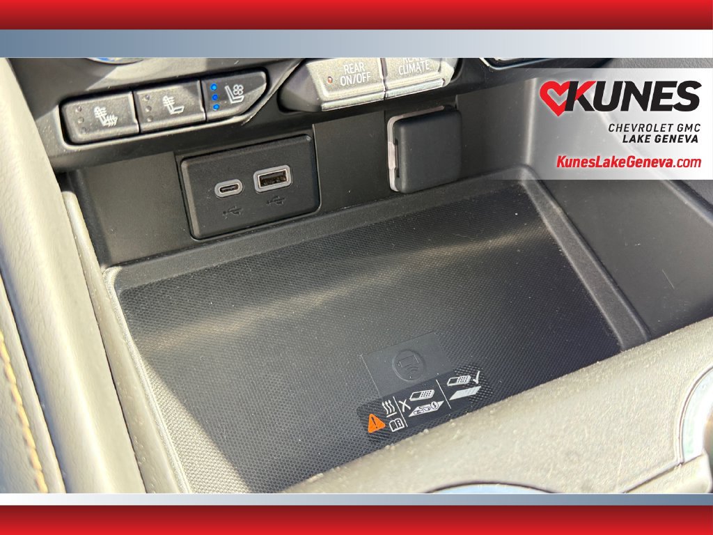 Used 2024 GMC Yukon SLT AWD/4WD image 32