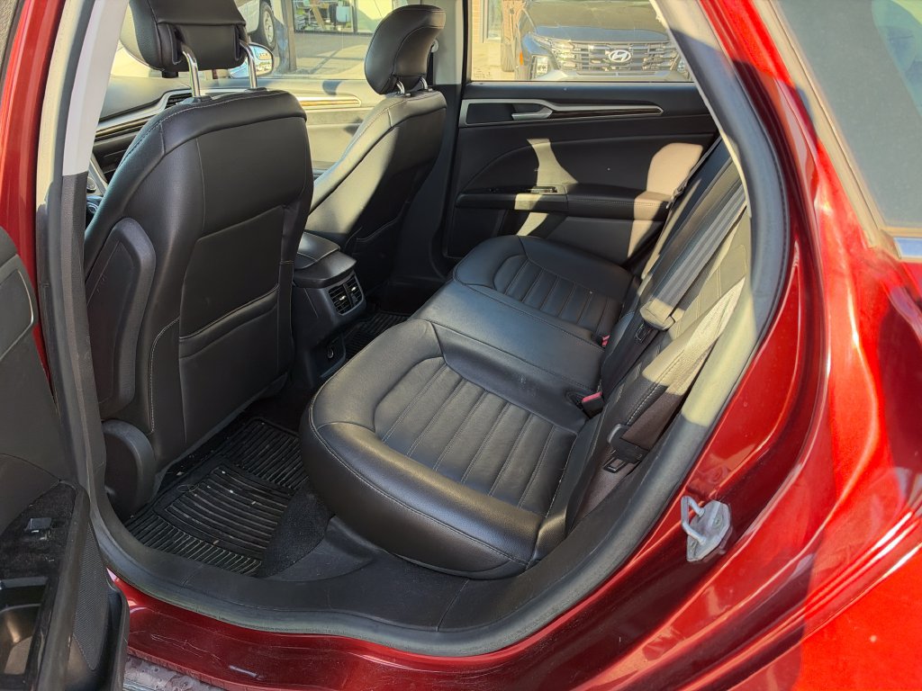 Used 2014 Ford Fusion SE w/ Equipment Group 202A FWD image 9