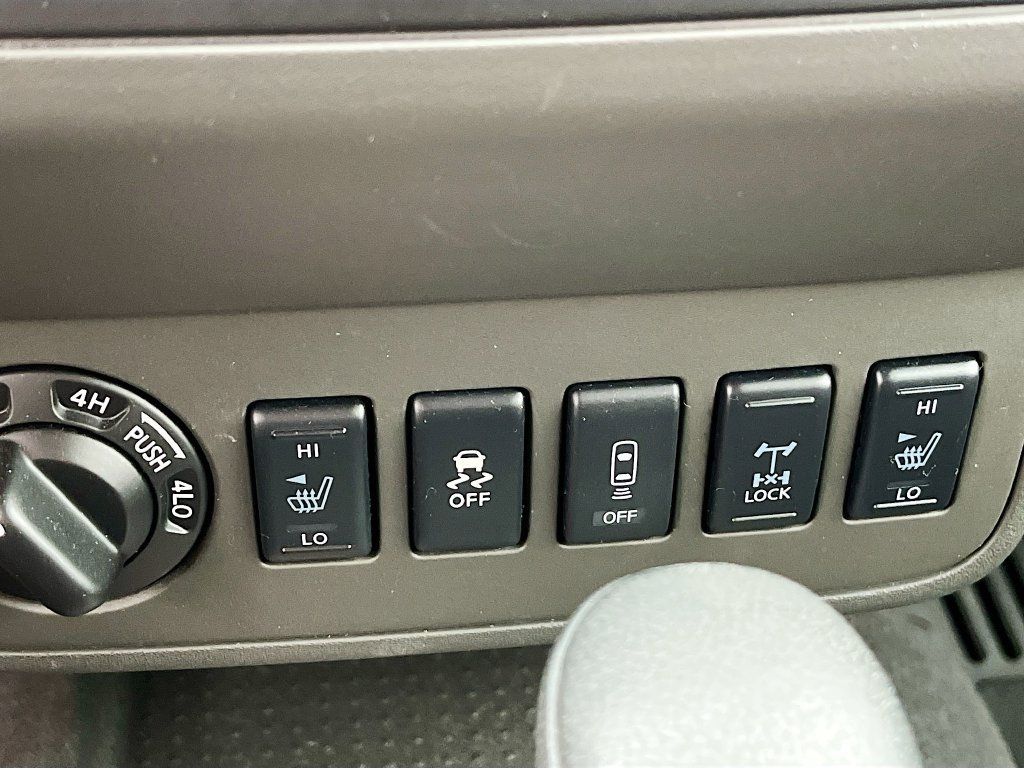 Used 2020 Nissan Frontier PRO-4X AWD/4WD image 21