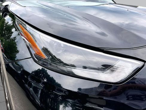 Used 2023 Toyota Highlander XLE AWD/4WD image 26
