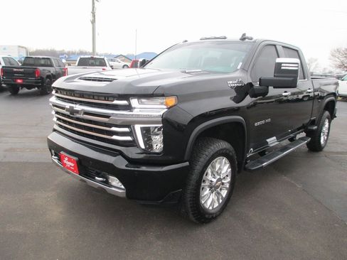 Used 2022 Chevrolet Silverado 2500 High Country w/ Technology Package image 9