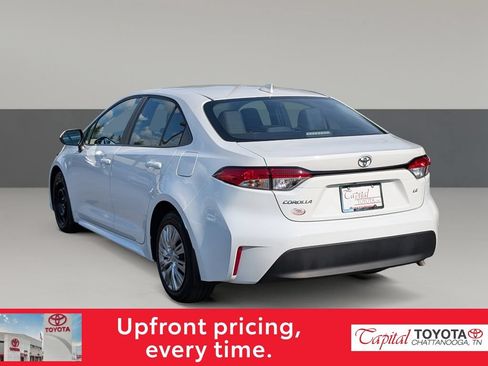 Used 2025 Toyota Corolla LE FWD image 5