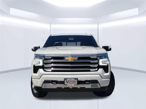 Used 2023 Chevrolet Silverado 1500 High Country w/ Technology Package AWD/4WD image 3
