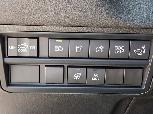 Used 2024 Toyota Tundra Limited AWD/4WD image 27